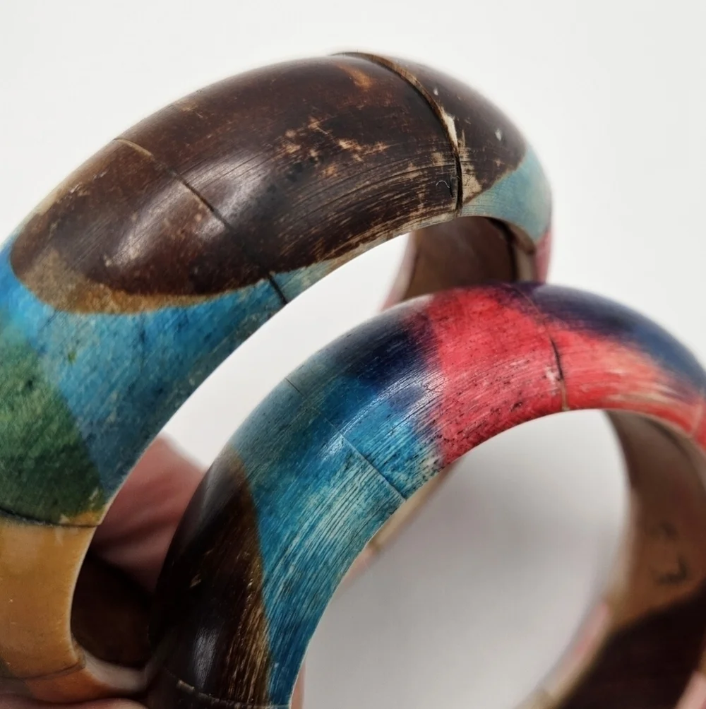 VINTAGE Acrylic Overlay Wood Wooden Round Bangle Bracelets Set of 2 Encore